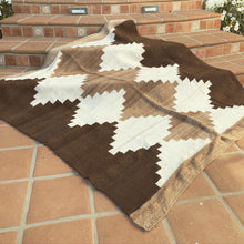 Load image into Gallery viewer, Desierto Llama Wool Rug
